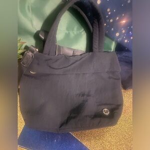 LULULEMON ATHLETICA BLK GOLD NYLON SATCHEL SPORTY CROSSBODY Bag LUX EUC S B RARE